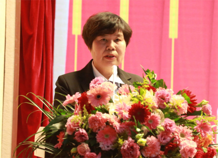 开云线上平台第一届党委班子选举大会---徐州市树恩中学总校长薛淑萍同志致开幕辞